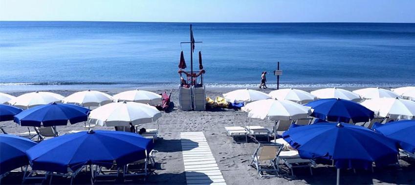 Savona Casa Vacanze Vicino Mare 3 Minuti Wifi Bagian luar foto