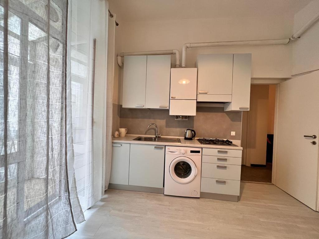 Savona Casa Vacanze Vicino Mare 3 Minuti Wifi Bagian luar foto